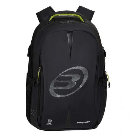 Vooraanzicht van de zwarte Bullpadel Backpack XPLO 2026 met limegroene accenten.