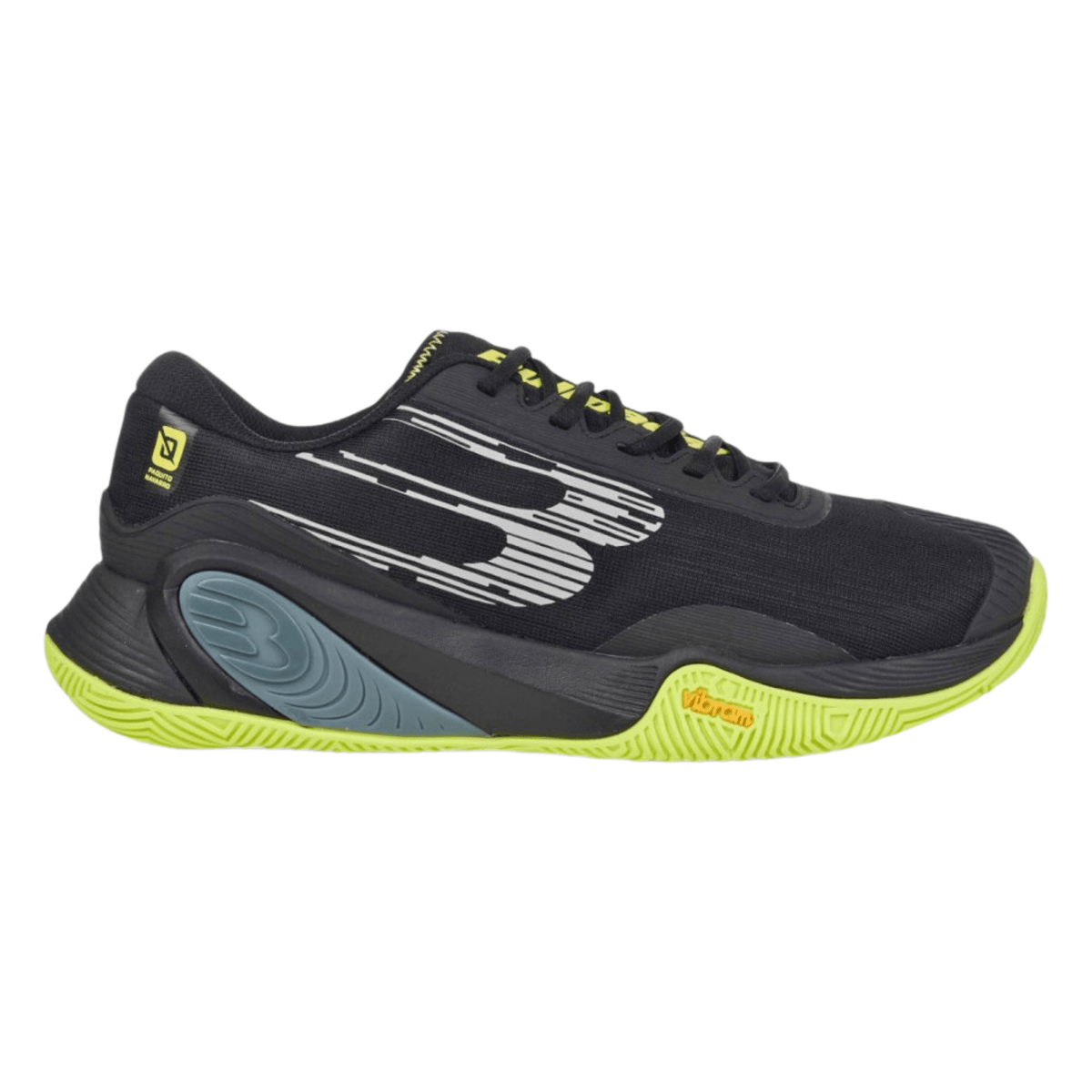 Bullpadel Hack Vibram 25I Black, zijaanzicht buitenkant met limegroene Vibram-zool
