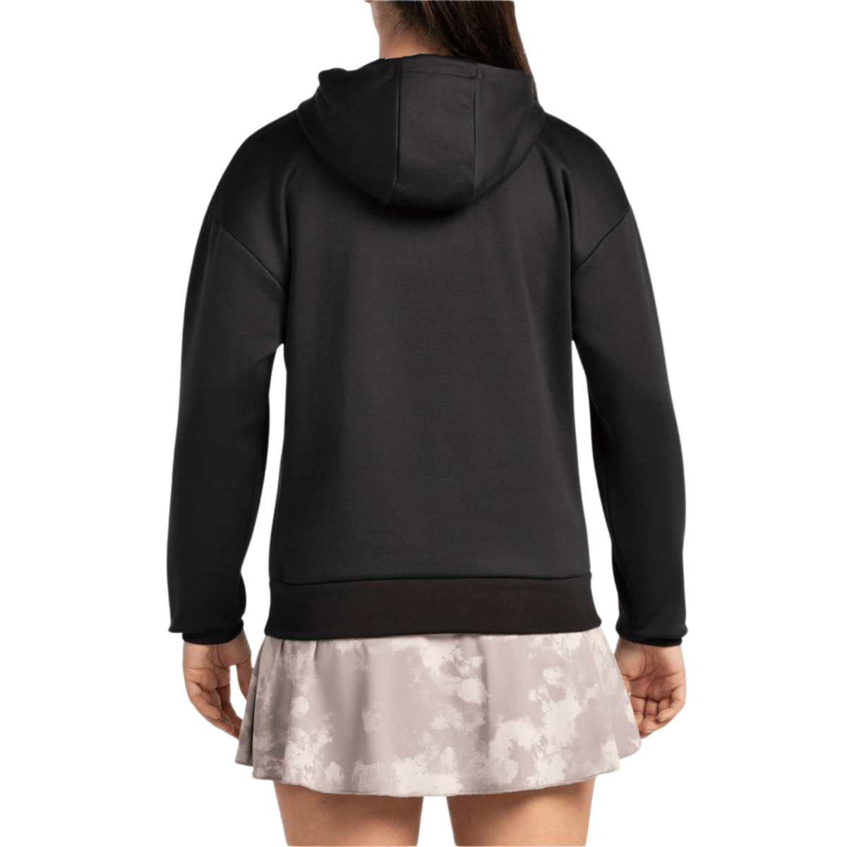 Achterzijde van de zwarte Bullpadel Hoodie Befas met capuchon, gedragen op een rok