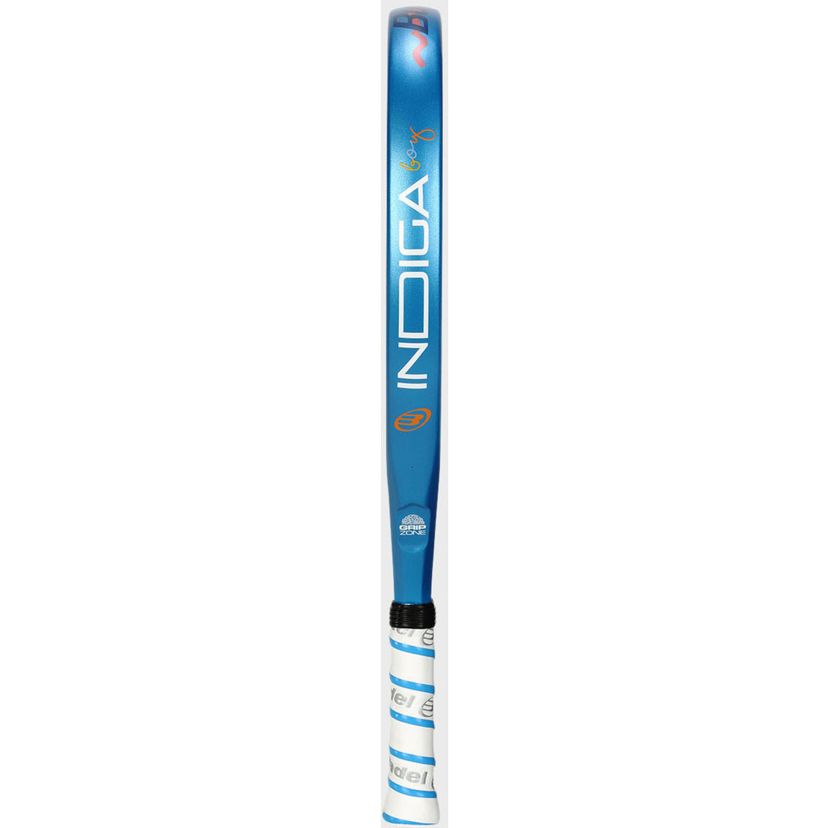 Zijaanzicht van het blauwe Bullpadel Indiga Junior 26 met Indiga-opdruk op het frame