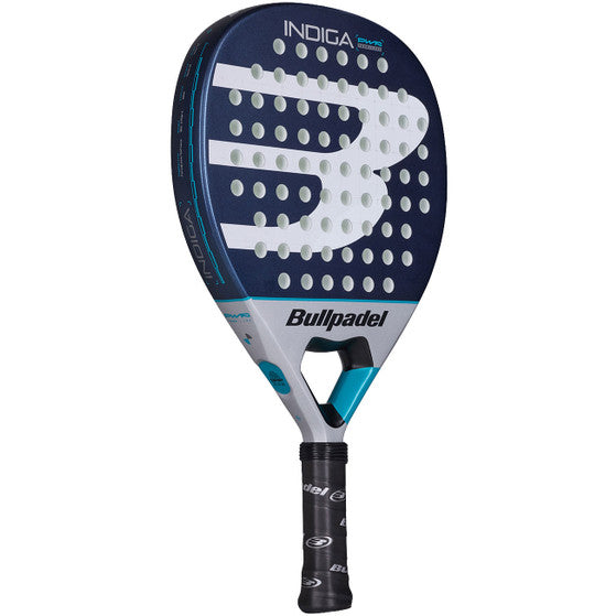 Bullpadel Indiga Power 26 padelracket schuin vooraanzicht, druppelvorm in donkerblauw