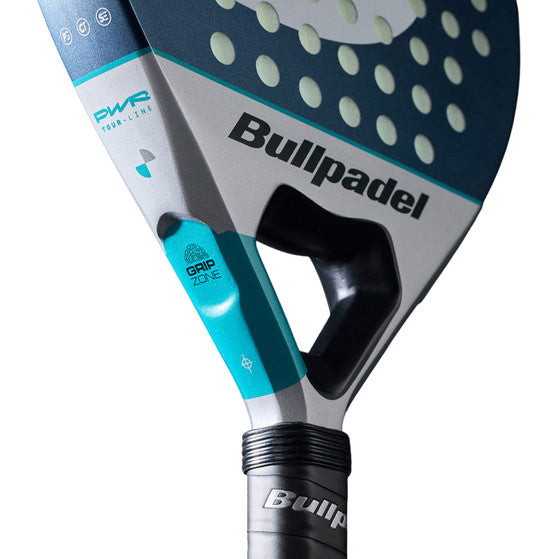 Detail van het hart van het Bullpadel Indiga Power 26 met lichtblauwe accenten