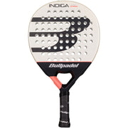 Bullpadel Indiga W 26 dames padelracket in gebroken wit met zwart en koraal, vooraanzicht