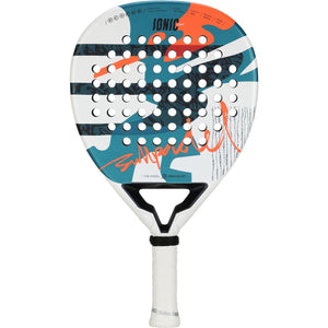 Bullpadel Ionic Light 25 padelracket in wit met blauw camouflagepatroon, vooraanzicht