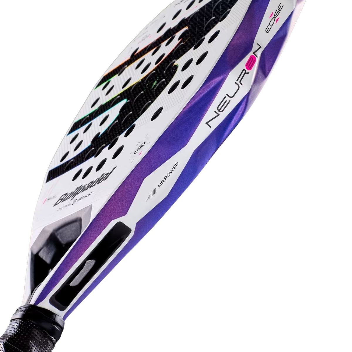 Detail van de witte achterzijde van het Bullpadel Neuron 02 Edge 27 met Neuron-belettering