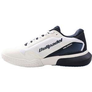 Binnenzijde van de witte Bullpadel Neuron 26V met donkerblauwe hiel