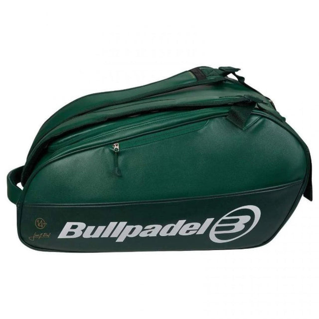 Zijaanzicht van de donkergroene Bullpadel Racketbag Icon 2026 met wit logo.