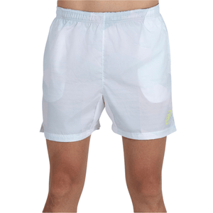 Vooraanzicht van de witte Bullpadel Short Lleno met subtiele toon-op-toon print