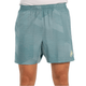 Vooraanzicht van de saliegroene Bullpadel Short Lleno met wit logo op de rechterpijp