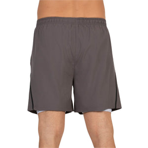 Achteraanzicht van de donkergrijze Bullpadel Short Manzan met elastische tailleband