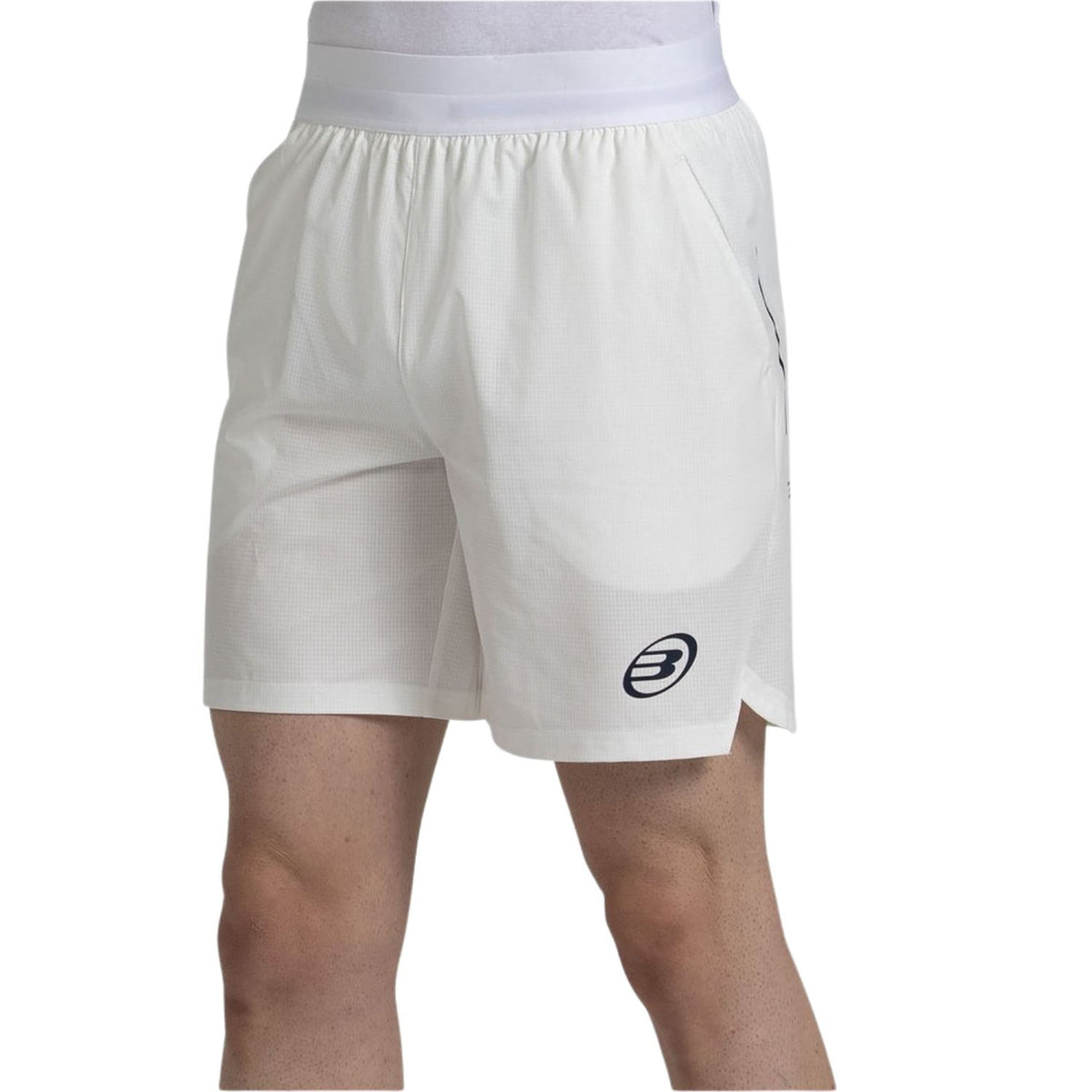 Gebroken witte Bullpadel Moncada short schuin met split in de pijp