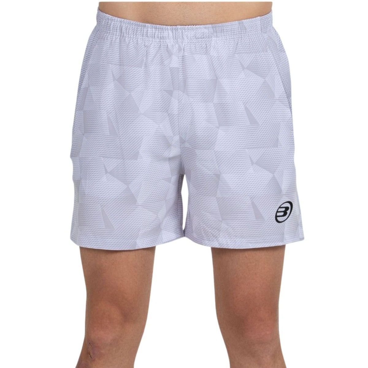 Vooraanzicht van de witte Bullpadel Short Monch met subtiele vlakkenprint en logo