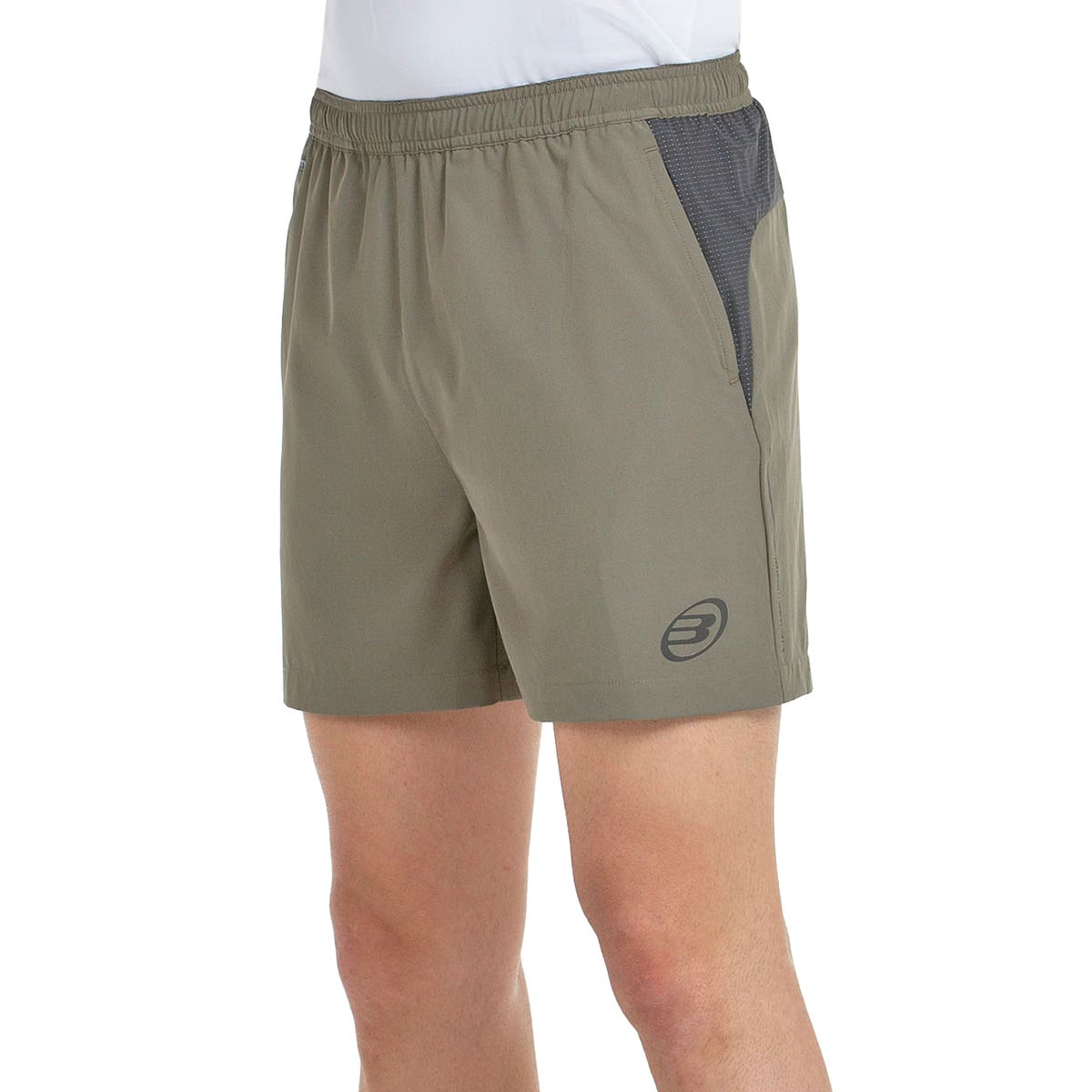 Kakigroene Bullpadel Muinos short met grijs zijpaneel en logo op de pijp