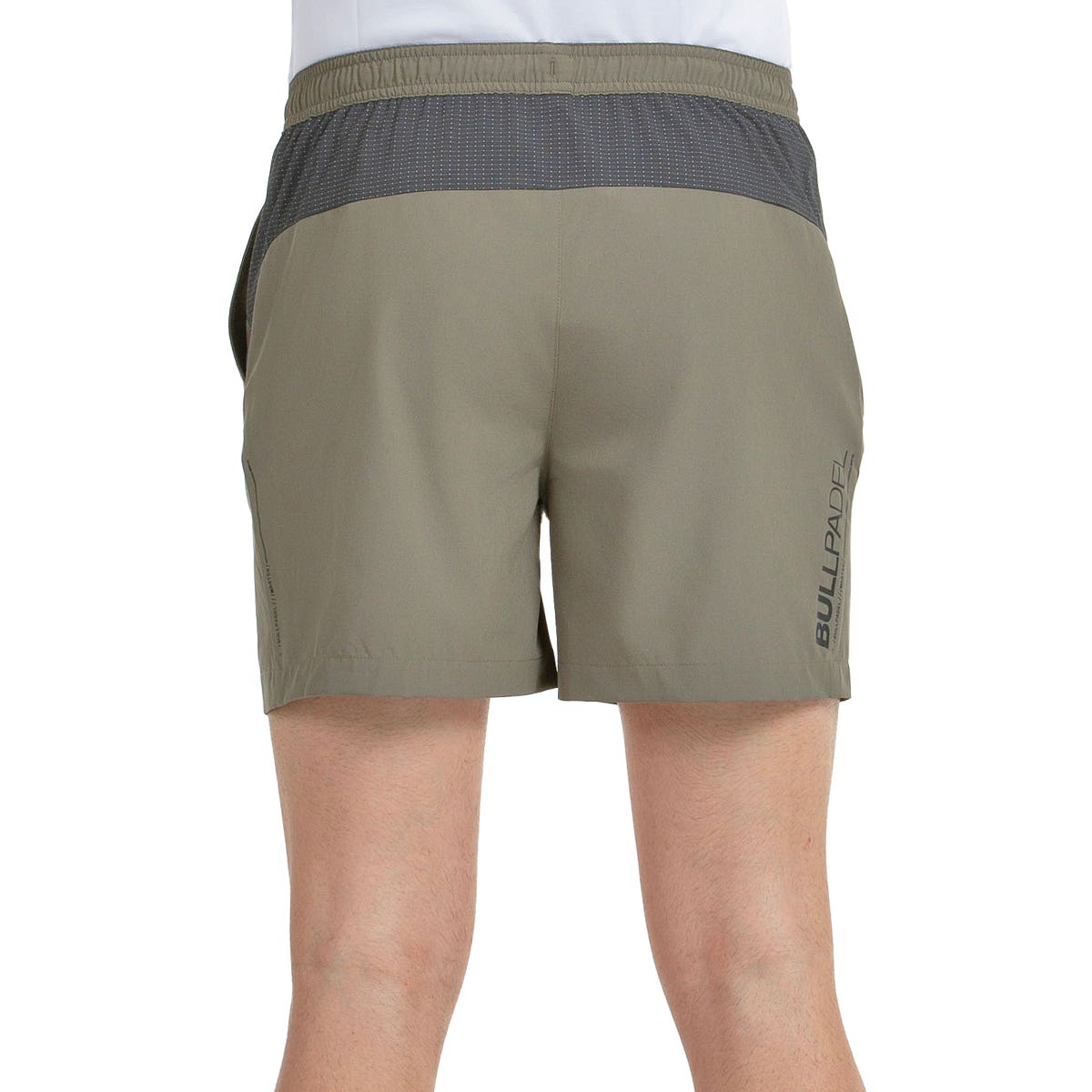 Achterzijde van de kakigroene Bullpadel Muinos short met grijze tailleband