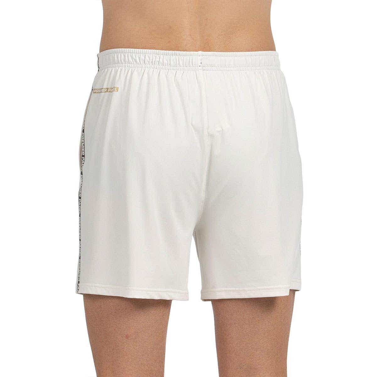 Achteraanzicht van de witte Bullpadel Preux short voor heren