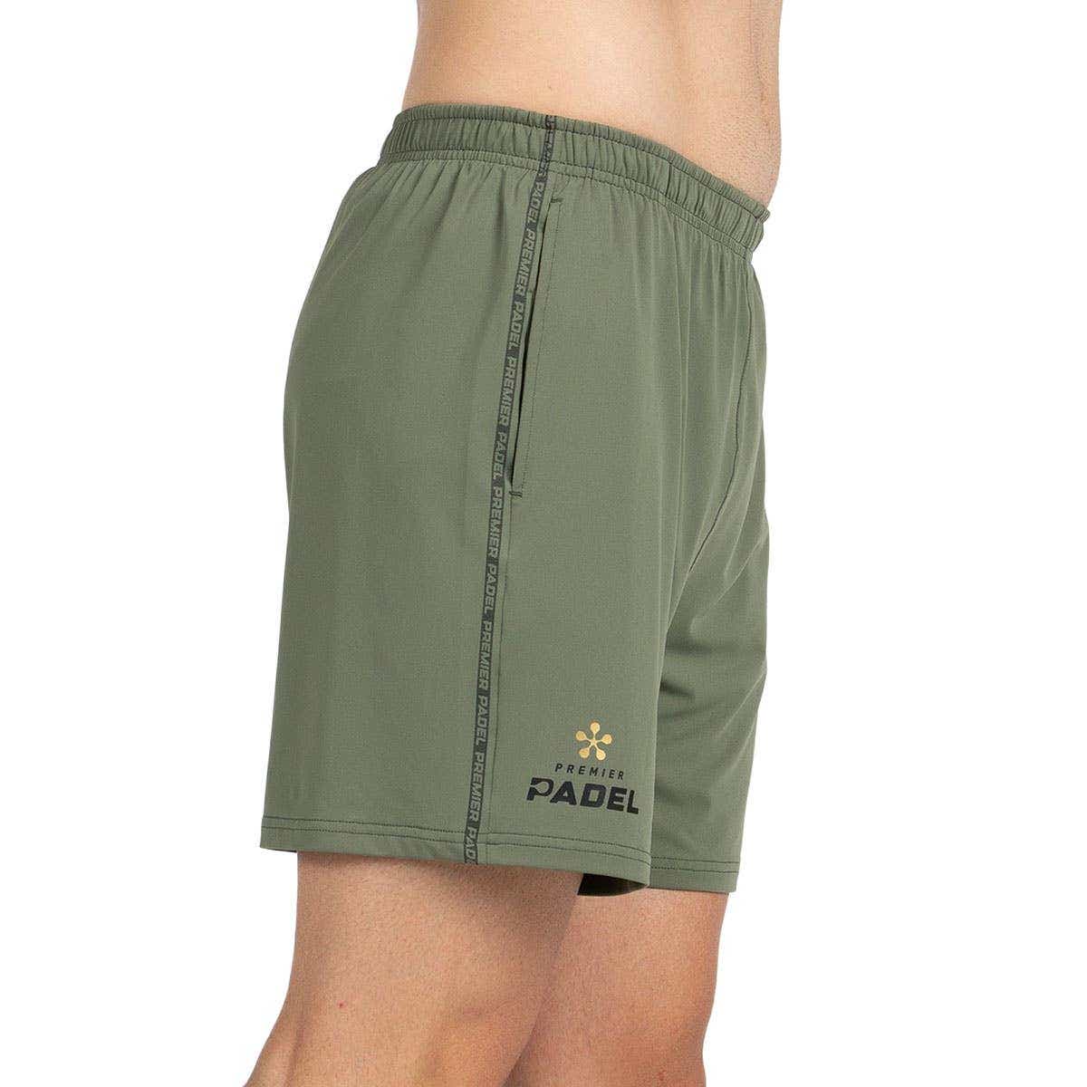 Groene Bullpadel Preux short van opzij met zijzak en stiksel