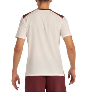 Bagsiden af det off-white Bullpadel T-shirt Acrux med bordeauxfarvede skulderpaneler