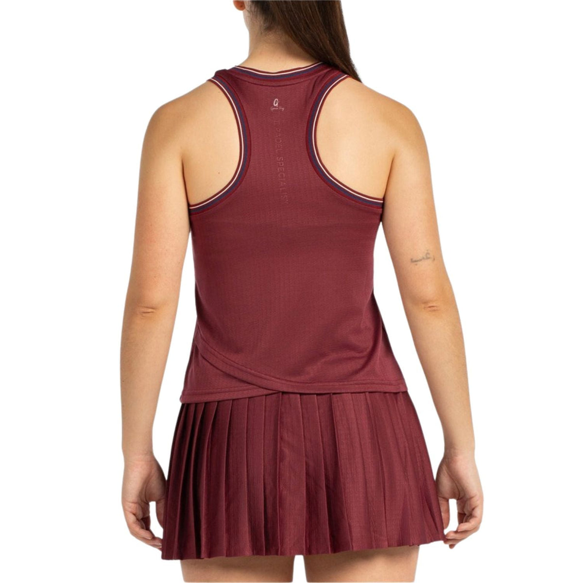 Achterzijde van de bordeauxrode Bullpadel W Aza tanktop met brede racerback