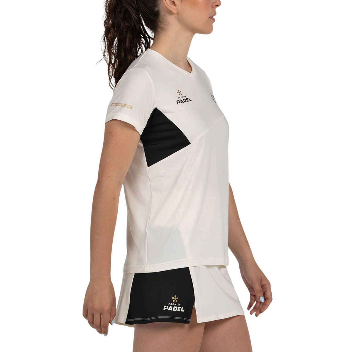 Wit Bullpadel Pampan T-shirt schuin met zwarte driehoek op de schouder