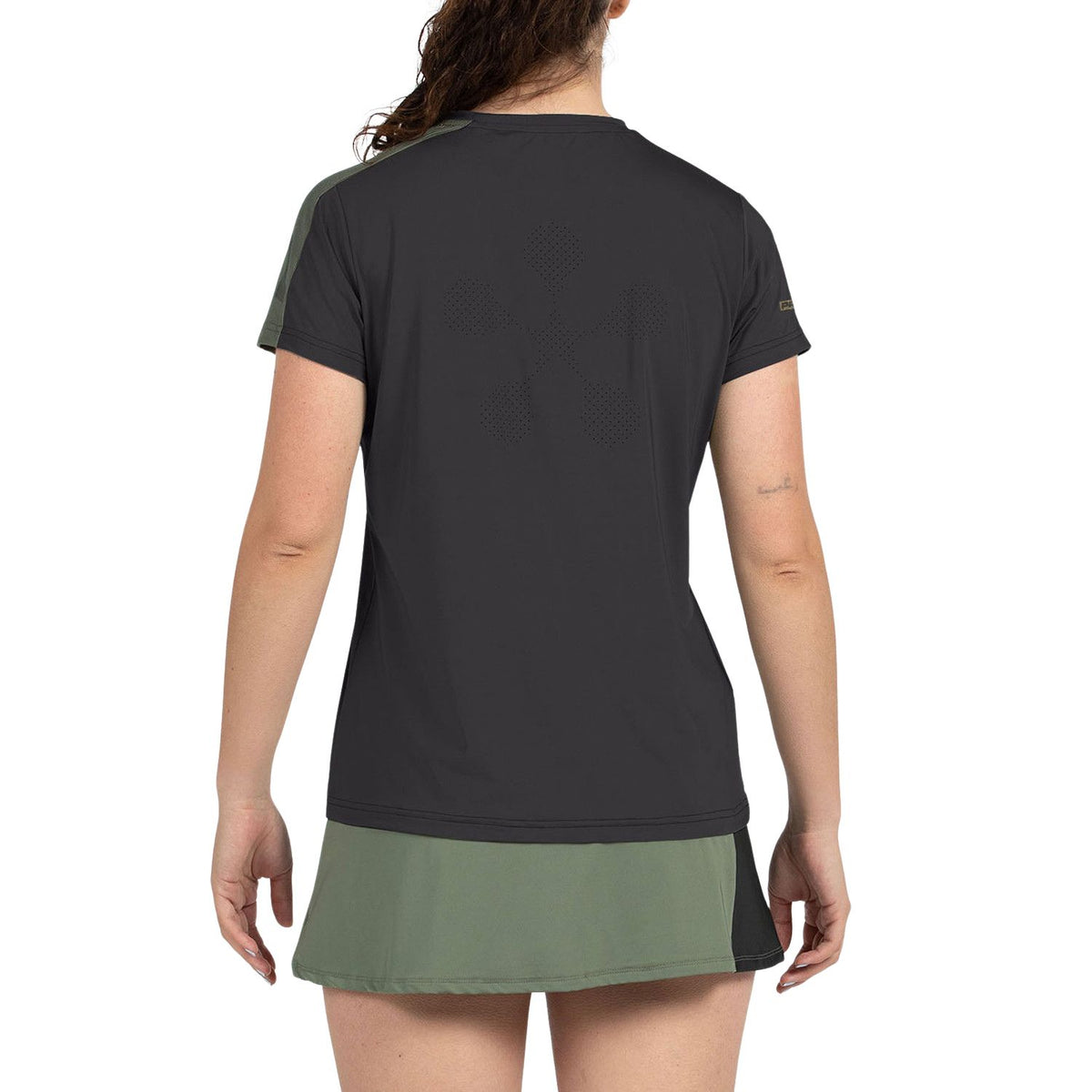 Achterzijde van het zwarte Bullpadel Pampan T-shirt met groene rok