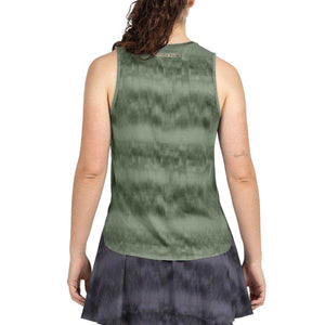 Achterzijde van het groene Bullpadel Parnav shirt met vervaagde print