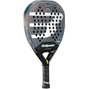 Bullpadel XPLO Comfort 26 schuin vooraanzicht, diamantvorm in grijs met limegroen