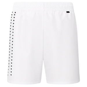 Achterzijde van de witte By VP short voor dames met stippenprint op de zijkant