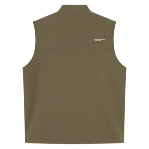 Achterzijde van het olijfgroene Cuera Active Gilet met opstaande kraag en logo