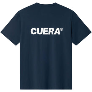 Achterzijde van het donkerblauwe Cuera Oncourt Airy T-shirt met groot wit CUERA-logo