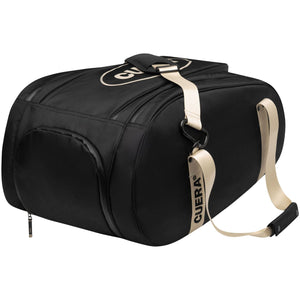 Zijaanzicht van de zwarte Cuera Oncourt Premium racketbag met beige band en voorvakrits