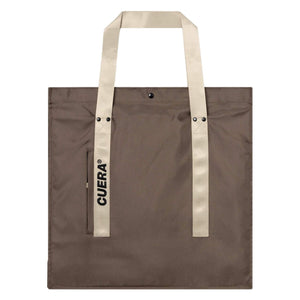 Vooraanzicht van de bruine Cuera Active shopper met lange beige draagbanden en merklogo