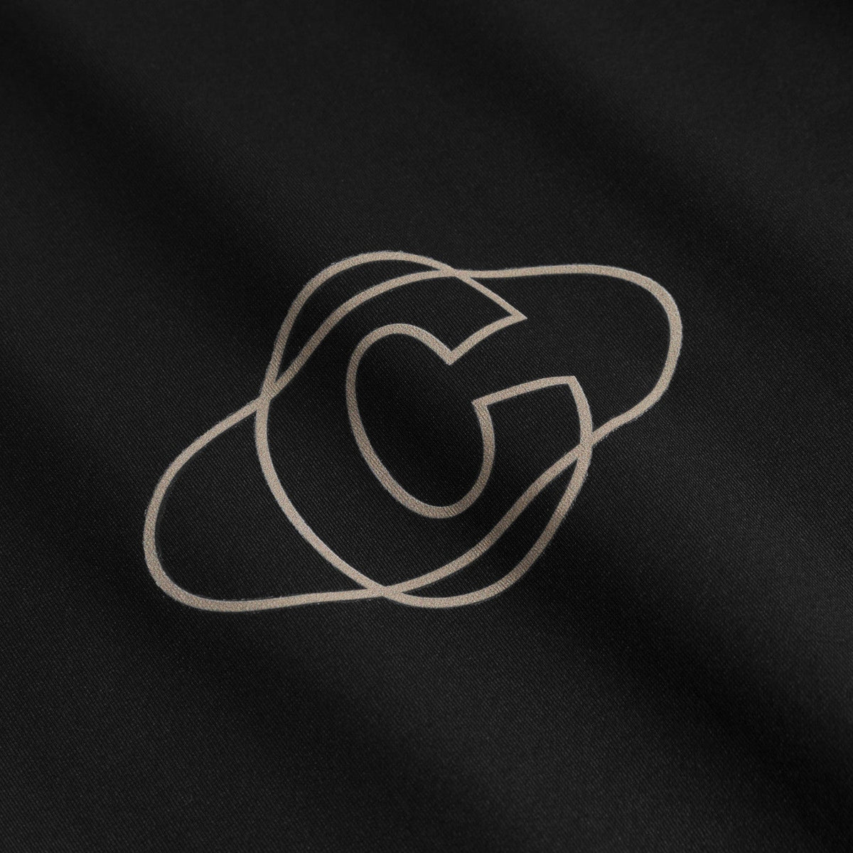Detail van het Cuera-logo in reliefdruk op het WPC Light Weight T-Shirt Black