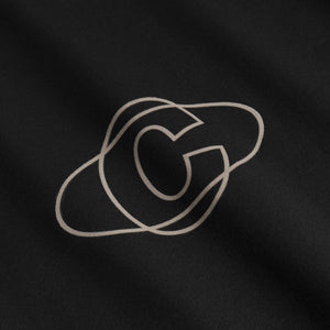 Detail van het Cuera-logo in reliefdruk op het WPC Light Weight T-Shirt Black