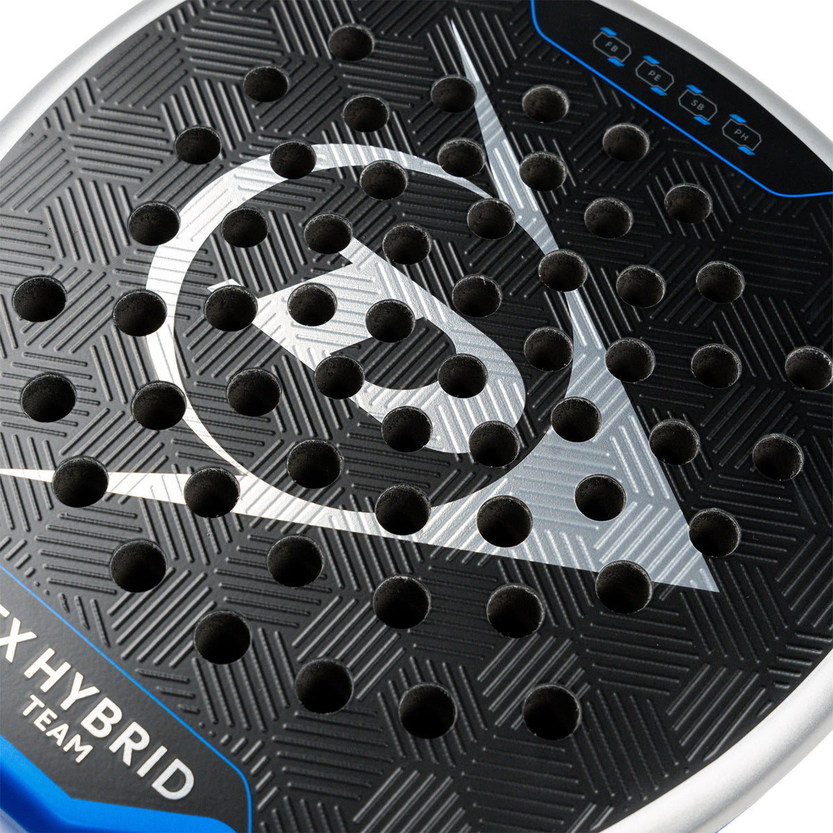 Detail van het Dunlop-logo en de FX Hybrid Team-belettering op het slagvlak