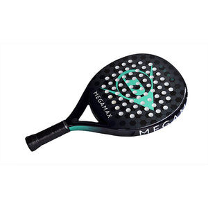 Het Dunlop Megamax Black padelracket liggend schuin met zicht op slagvlak en grip