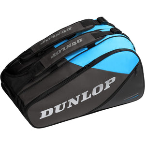 Zijaanzicht van de Dunlop FX Performance racketbag in zwart met blauwe vakken en wit logo
