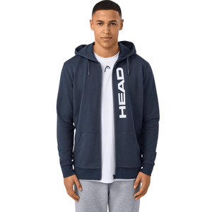 Model draagt de donkerblauwe Head Club Original Hoodie FZ met verticale HEAD-opdruk