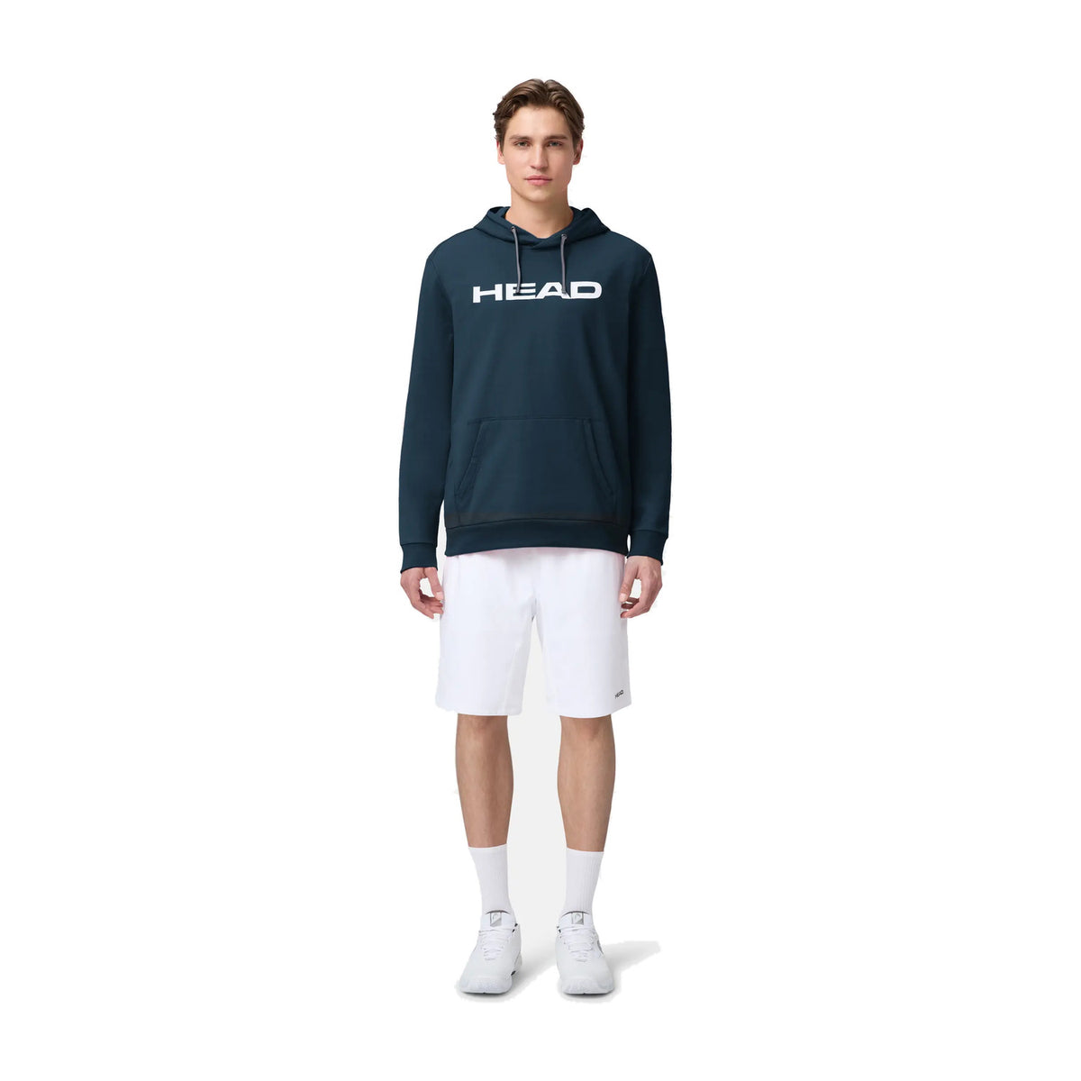 Model draagt de Head Club Original Hoodie in Navy - vooraanzicht ten voeten uit