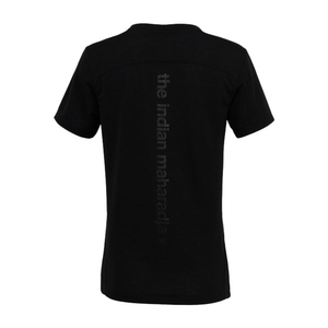 Achterzijde van het zwarte Dry Touch T-shirt met merknaam op de rug