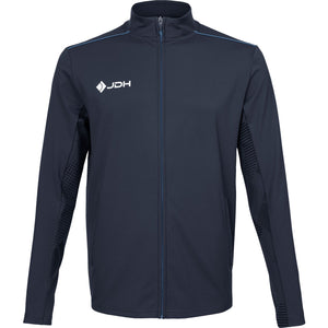 Vooraanzicht van het antracietgrijze JDH Carbon Pro jack met rits en wit logo op de borst