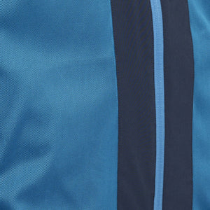 Close-up van het blauwe stofpaneel met donkerblauwe strepen van het Carbon Pro Light jack