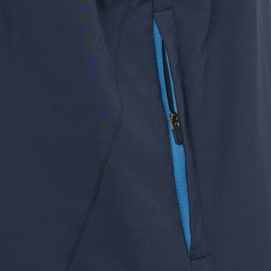 Detail van de blauwe ritszak op het donkerblauwe JDH Carbon Pro Light jack
