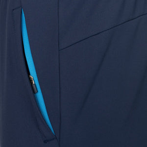 Detail van de blauwe ritszak op de dij van de donkerblauwe JDH Carbon Pro broek