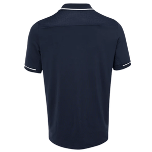 Achterzijde van de marineblauwe JDH Carbon Pro polo met witte mouwbies