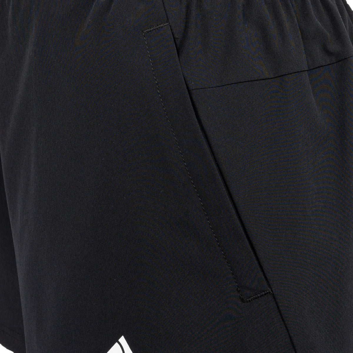 Detail van de schuine zakopening op de zwarte JDH Carbon Pro damesshort