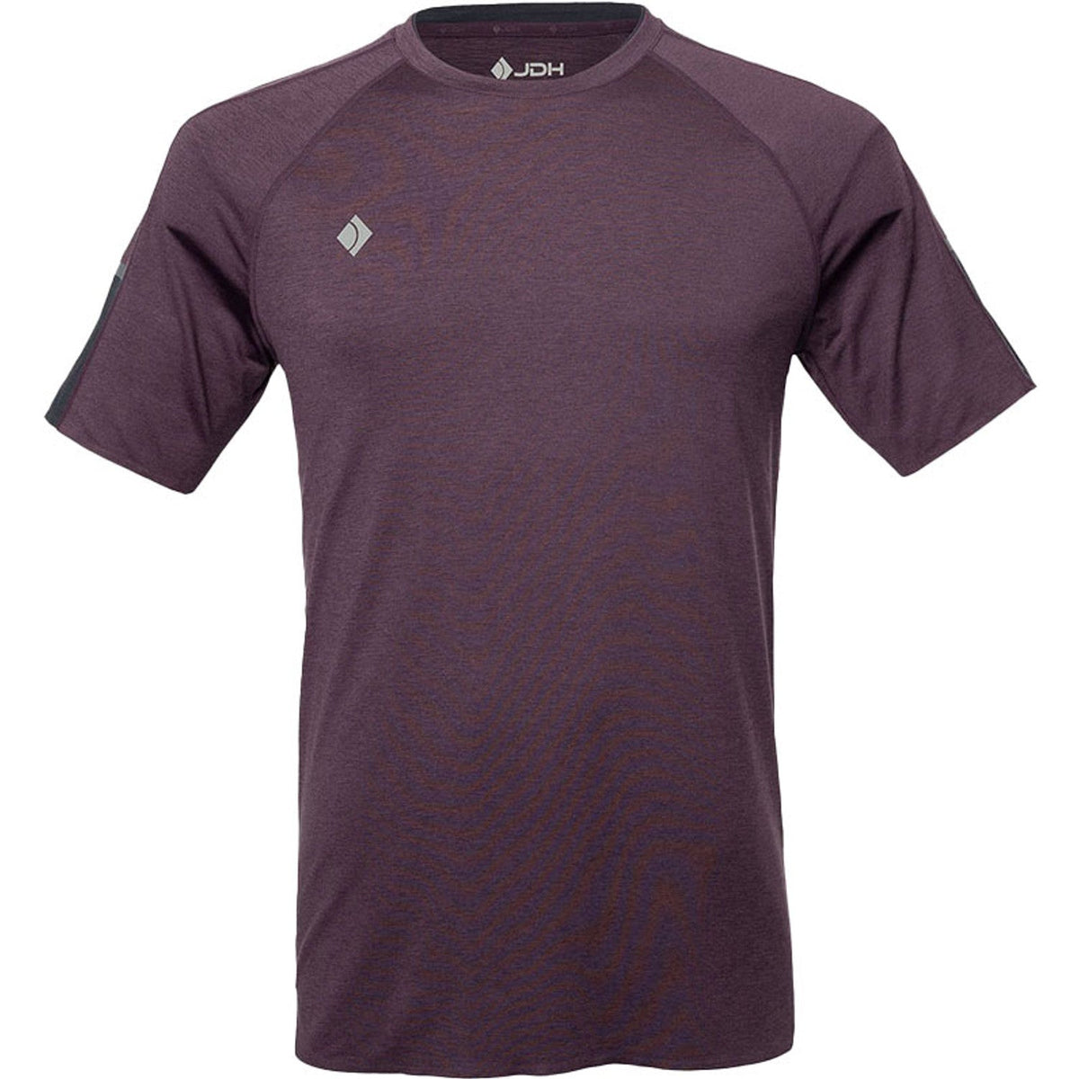 Vooraanzicht van het aubergine JDH Performance T-Shirt met ronde hals en korte mouwen