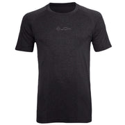 Vooraanzicht van het zwarte JDH Seamless SS Shirt met ronde hals en JDH-logo