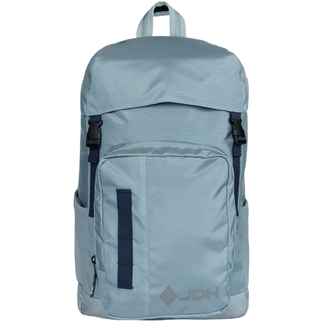 Vooraanzicht van de lichtblauwe JDH Sports 30L rugzak met donkerblauwe ritsen en logo