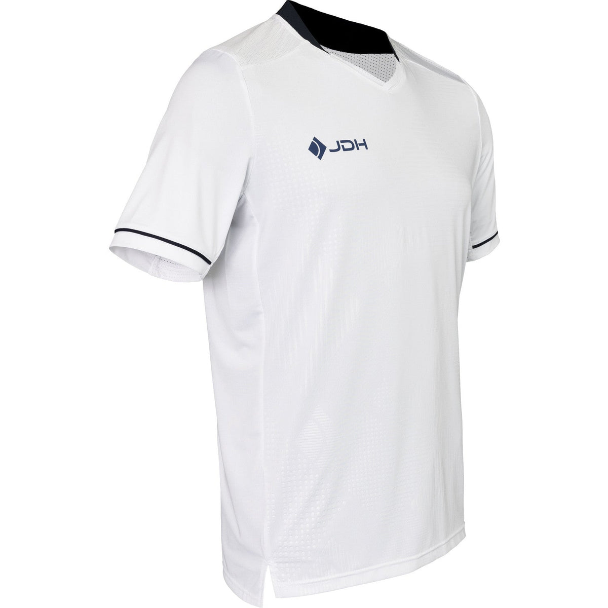 Zijaanzicht van het JDH T-Shirt Carbon Pro White met donkere bies aan de korte mouw