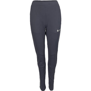 Vooraanzicht van de donkergrijze JDH W Performance Pant met JDH-logo op de rechterpijp